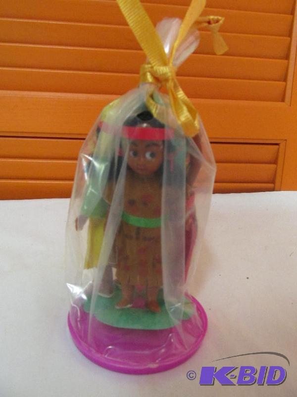 lot 63 image: 1974 - Vintage Indian Dolls