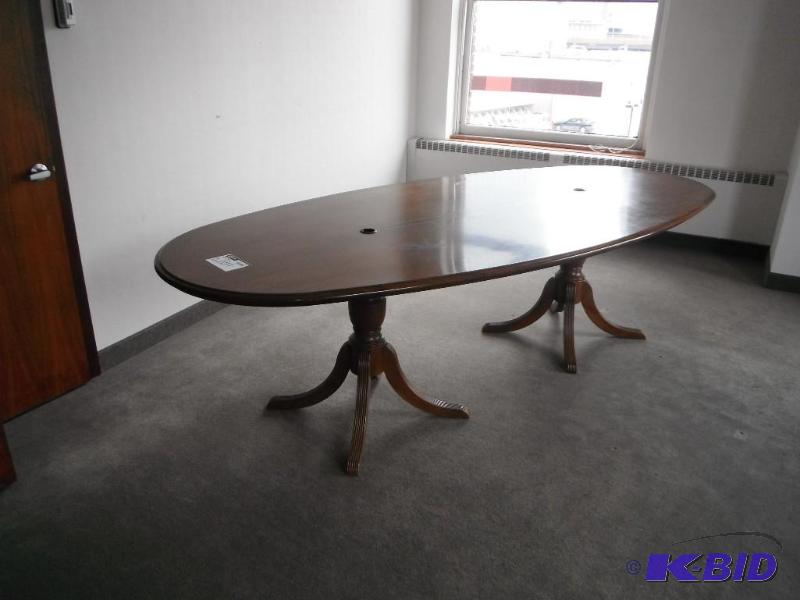 lot 1011 image: Oval Wooden Table