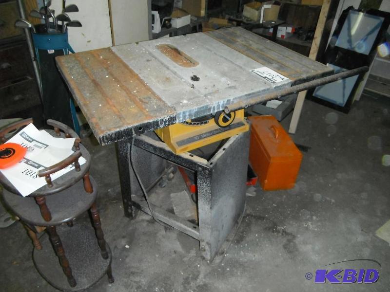 lot 1017 image: Rockwell 10 Motorized Saw wCutting Top