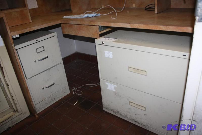 lot 1033 image: Filing Cabinets