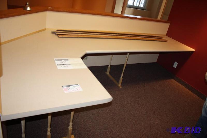 lot 1042 image: Worktop Corner Countertop wMiscellaneous Wood Door Trim