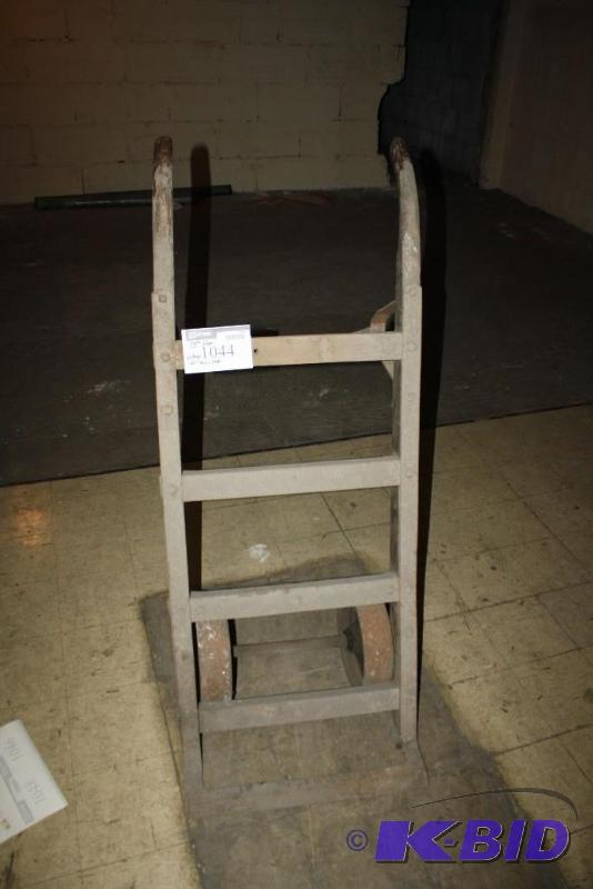 lot 1044 image: Vintage Dolly