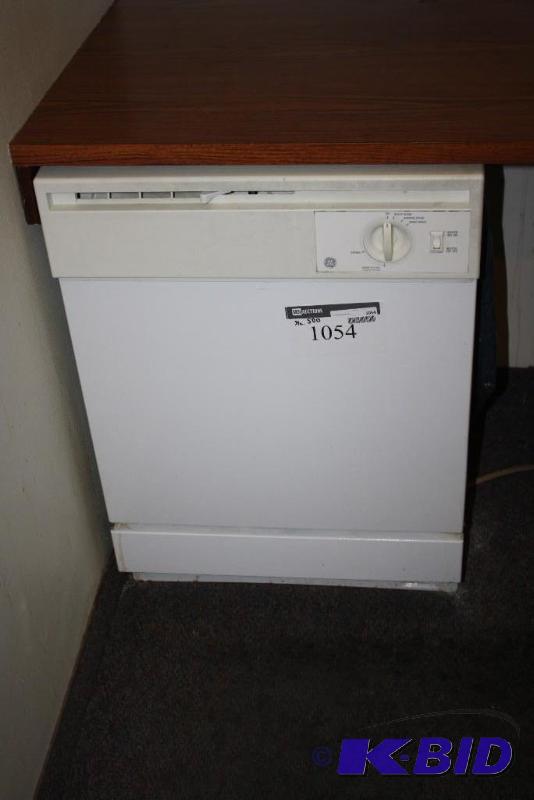 lot 1054 image: GE Dish Washer