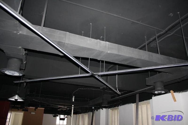 lot 1061 image: Lighting Lot Including Track Lighting & Track Lighting Fixtures.