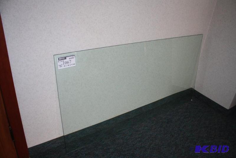 lot 1067 image: Tempered Glass Sheet, 50 x 36x .5