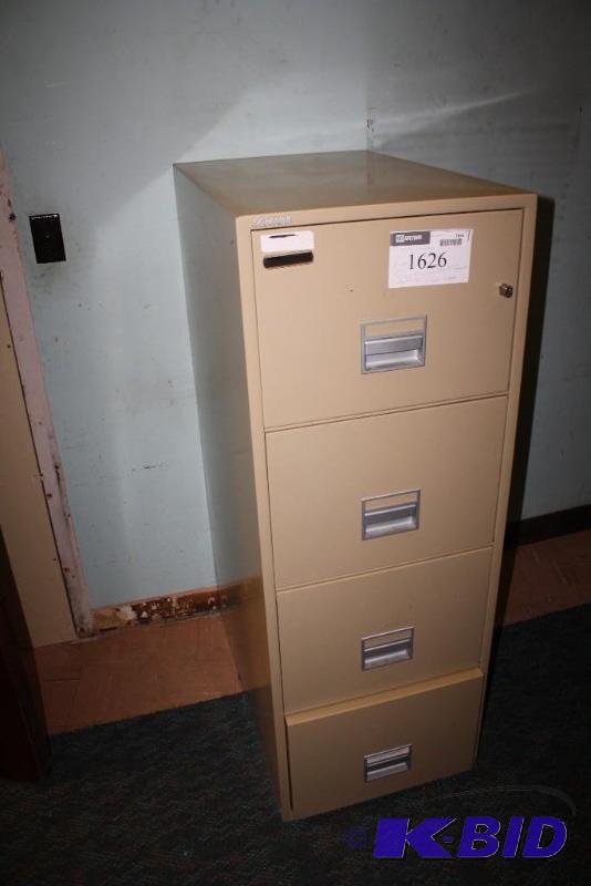 lot 1626 image: Metal Filing Cabinets