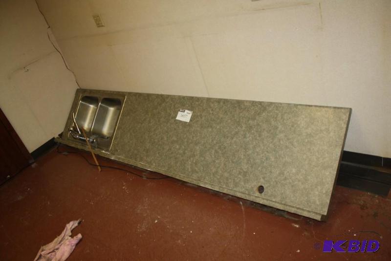 lot 1657 image: Countertop wSink