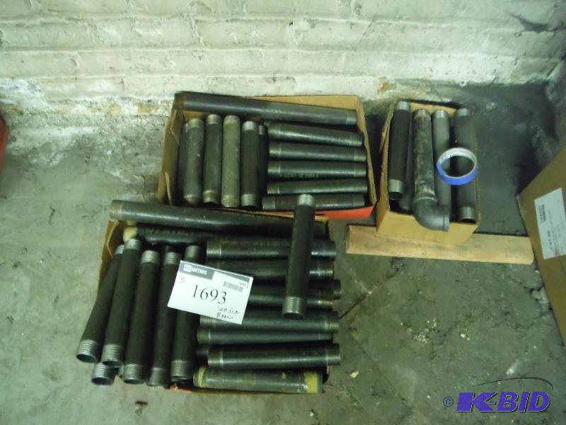 lot 1693 image: Threaded Straight Piping