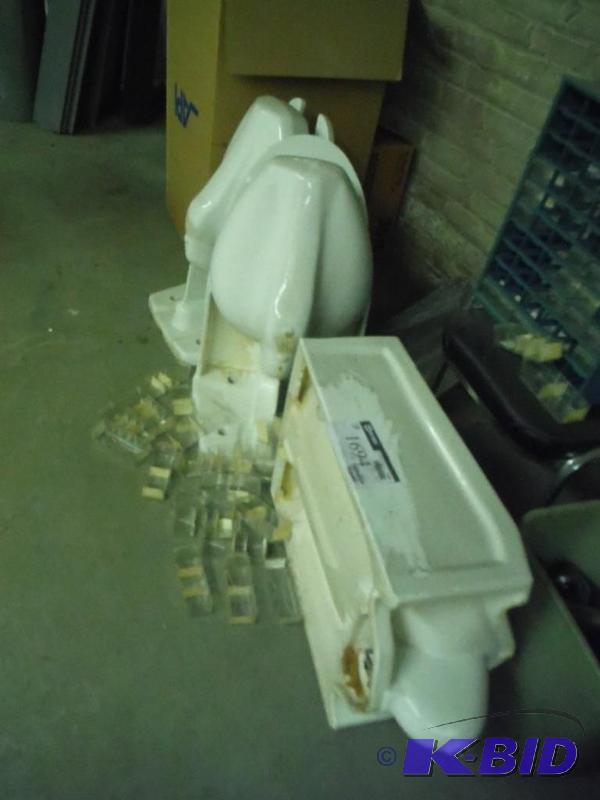 lot 1694 image: Toilet Hardware