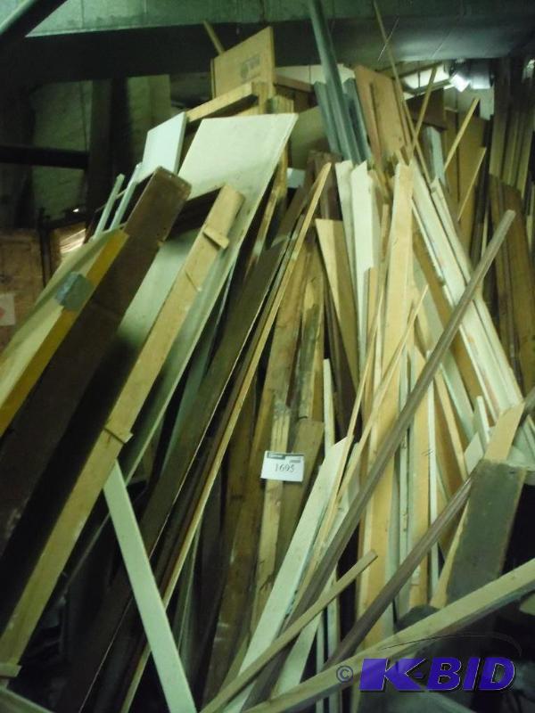 lot 1695 image: Wooden PostsTrim