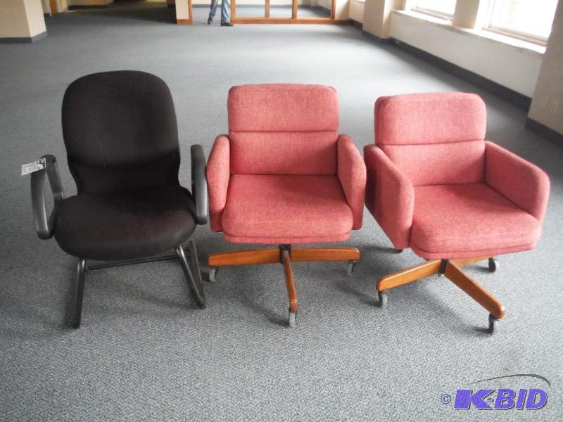 lot 1723 image: Office Chairs