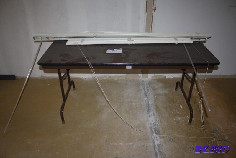 lot 1738 image: Folding Table & Plastic Blinds