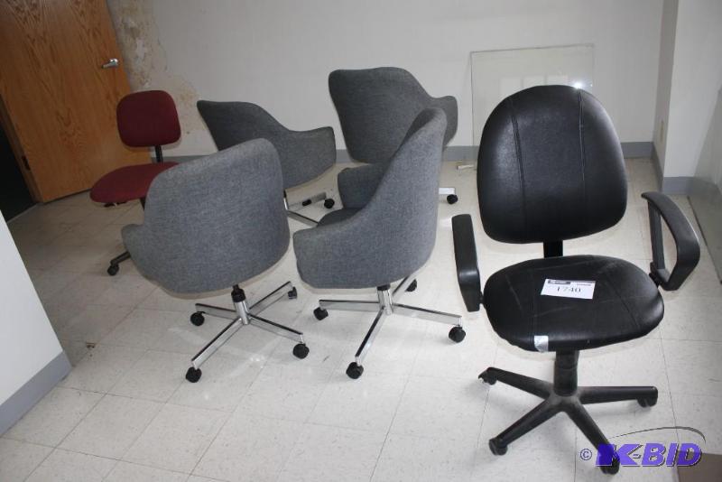 lot 1740 image: Office Chairs
