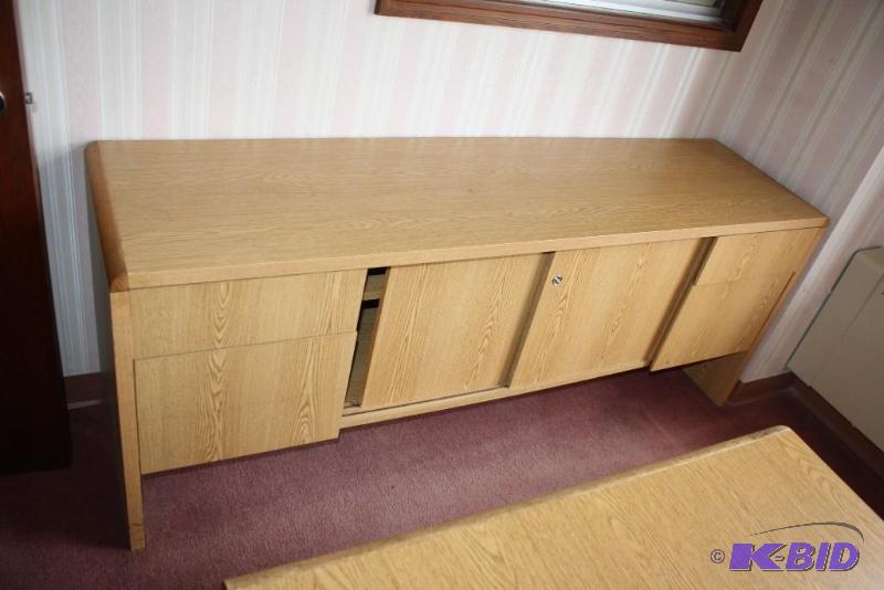 lot 1741 image: Wooden Office Desk & Wooden Storage Unit wShelf