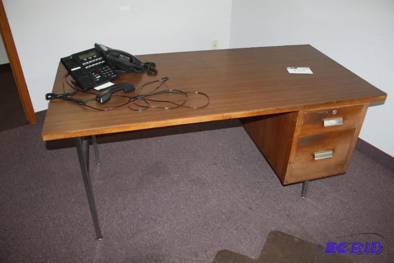lot 1753 image: Wooden Office Desk wSamsung Phoens