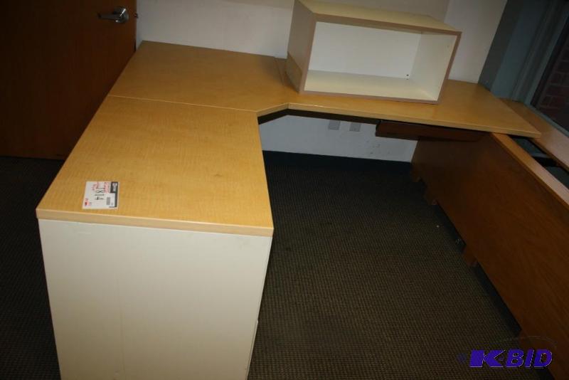 lot 1814 image: 2-Piece Desk & Storage Cubby