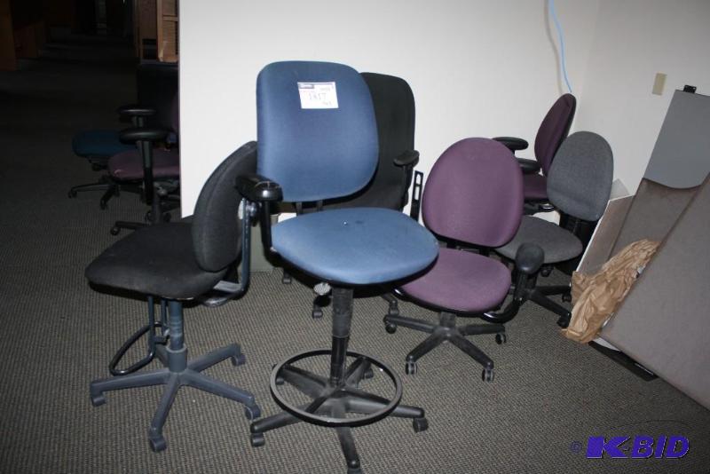 lot 1817 image: Office Chairs