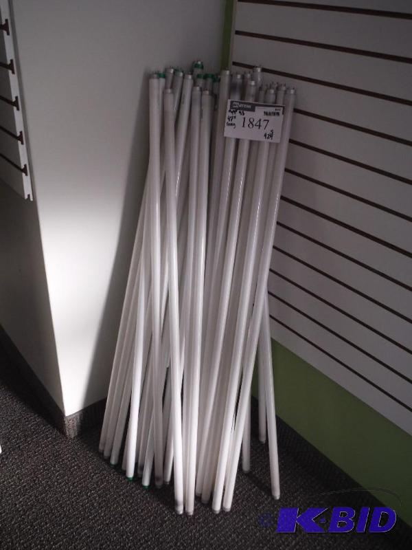 lot 1847 image: Lot of Fluorescent Light Bulbs Tubes 47 length