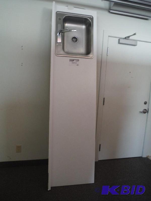 lot 1852 image: Countertop wStainless Steel Sink