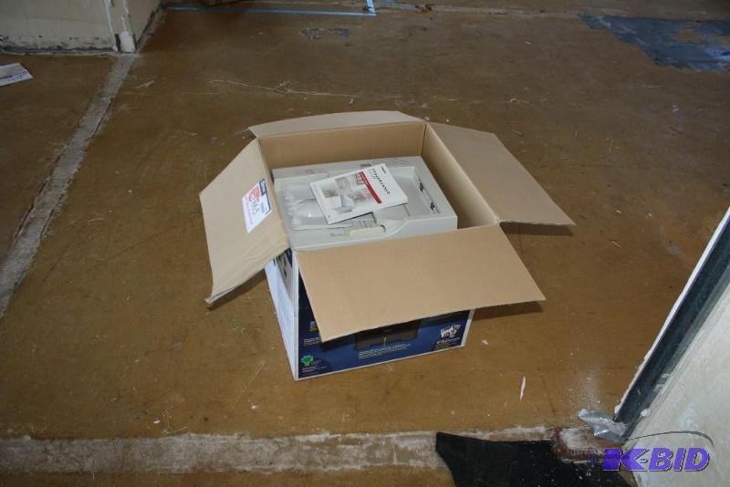 lot 1865 image: Canon Image Runner 1370F In Box