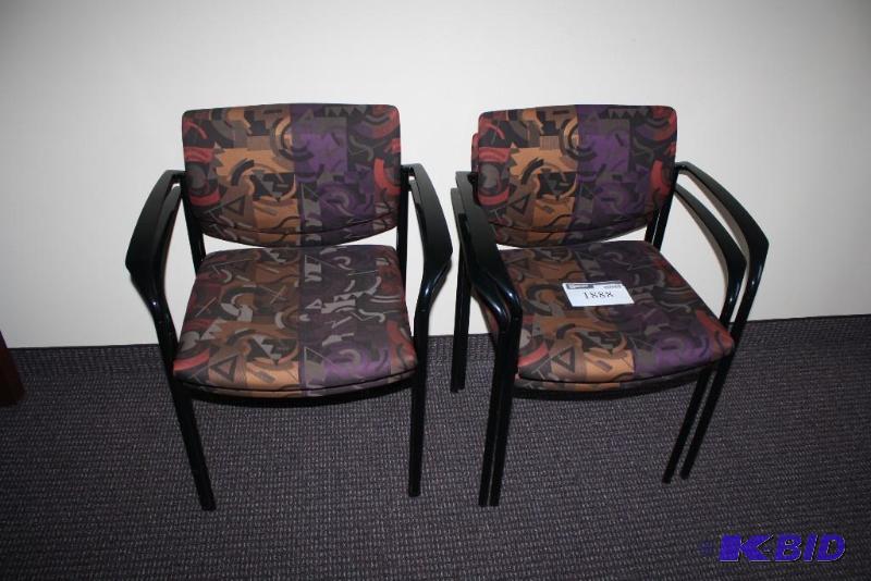 lot 1888 image: Office ChairsWaiting Room Chairs