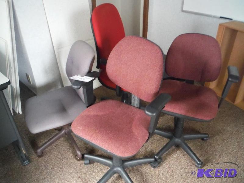 lot 1901 image: Office Chairs