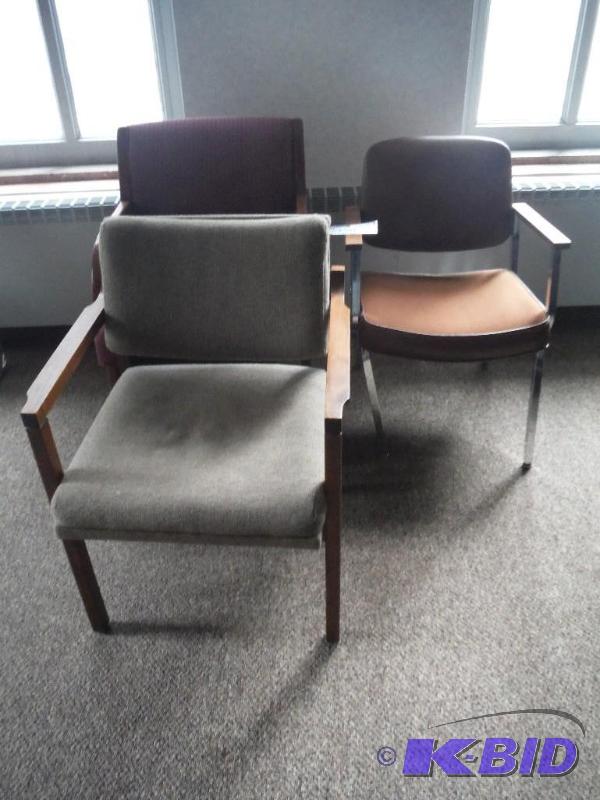 lot 1902 image: Office Chairs