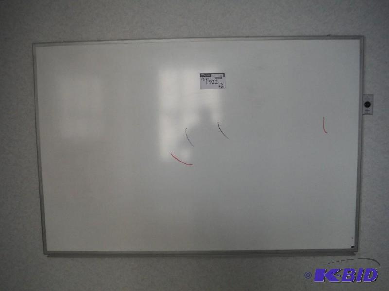 lot 1922 image: Office White Board