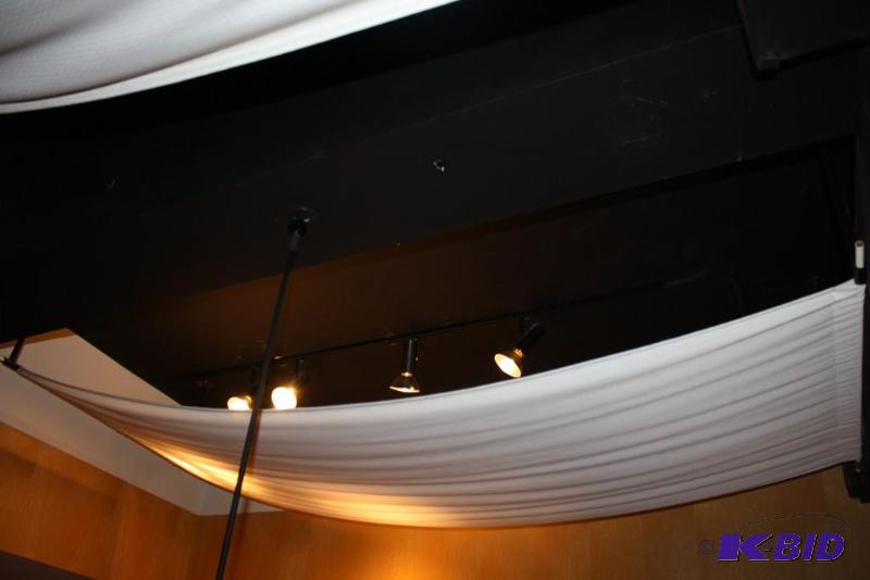 lot 1929 image: Lighting Lot Including Track Lighting & Track Lighting Fixtures.