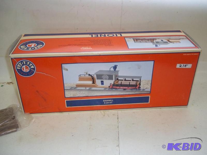 lot 11 image: Lionel -O Gauge - Sawmill 6-24147...