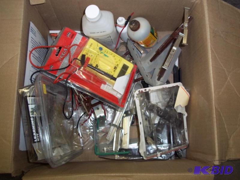 lot 111 image: Assorted Lionel parts and supplies...