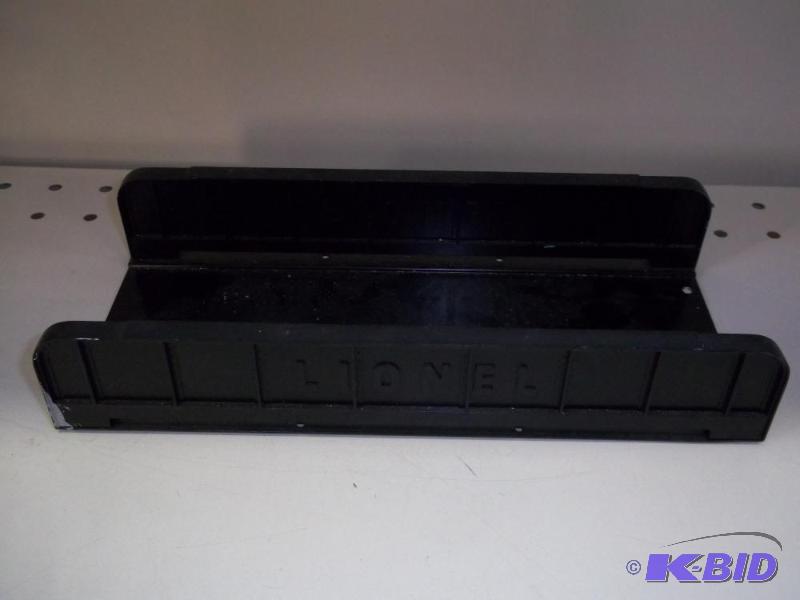 lot 131 image: Bridge section Lionel FasTrack O Gauge...