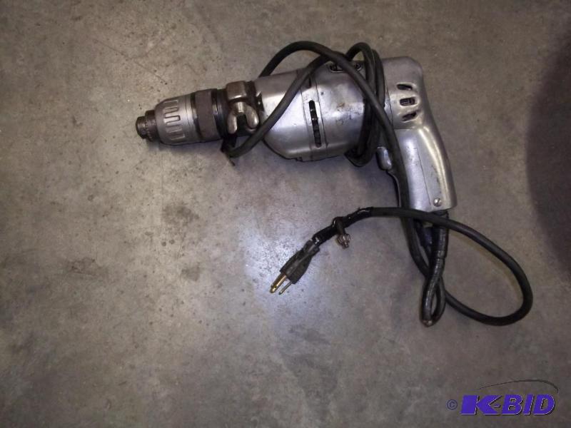 lot 147 image: Black & Decker hammer gun, 14" driv...