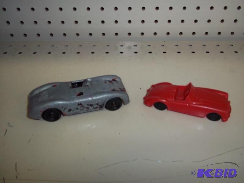 lot 171 image: Vintage Toy Metal car and plastic car...