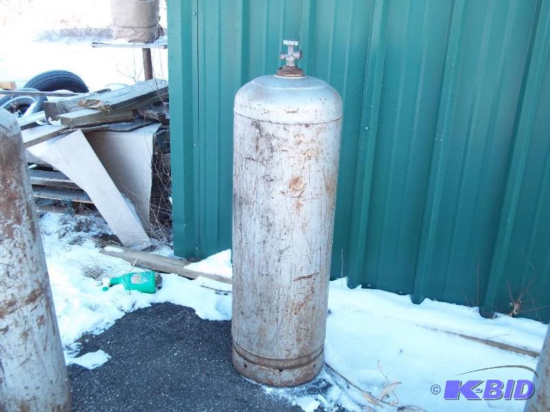 lot 174 image: 100# Propane Tank...