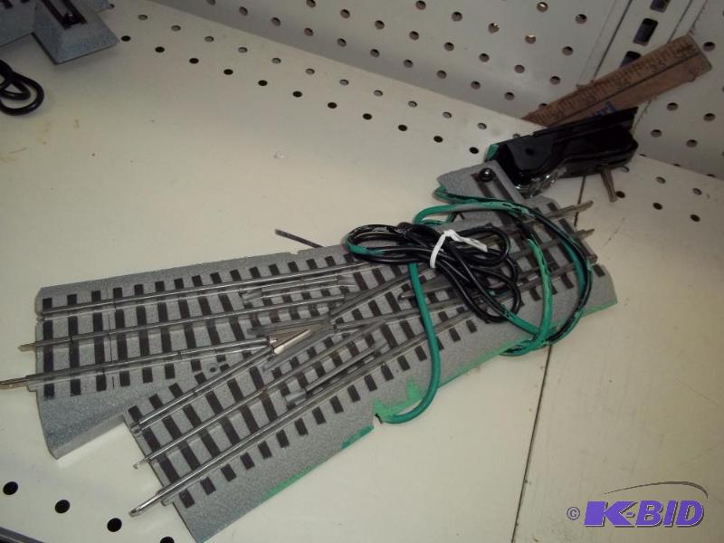 lot 40 image: Lionel Remote Switch O Gauge...