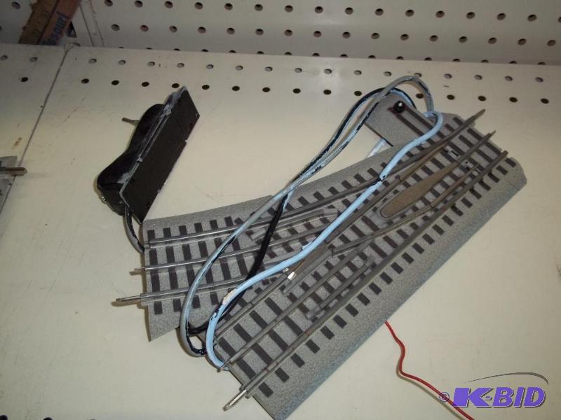 lot 42 image: Lionel Remote Switch O Gauge...