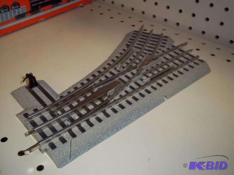 lot 47 image: Lionel Manual Switch O Gauge...