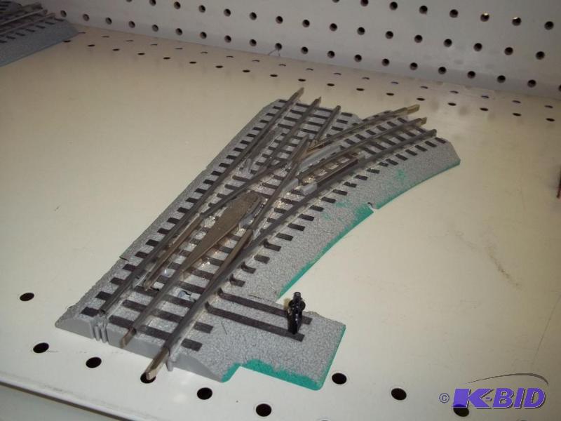 lot 48 image: Lionel Manual Switch O Gauge...