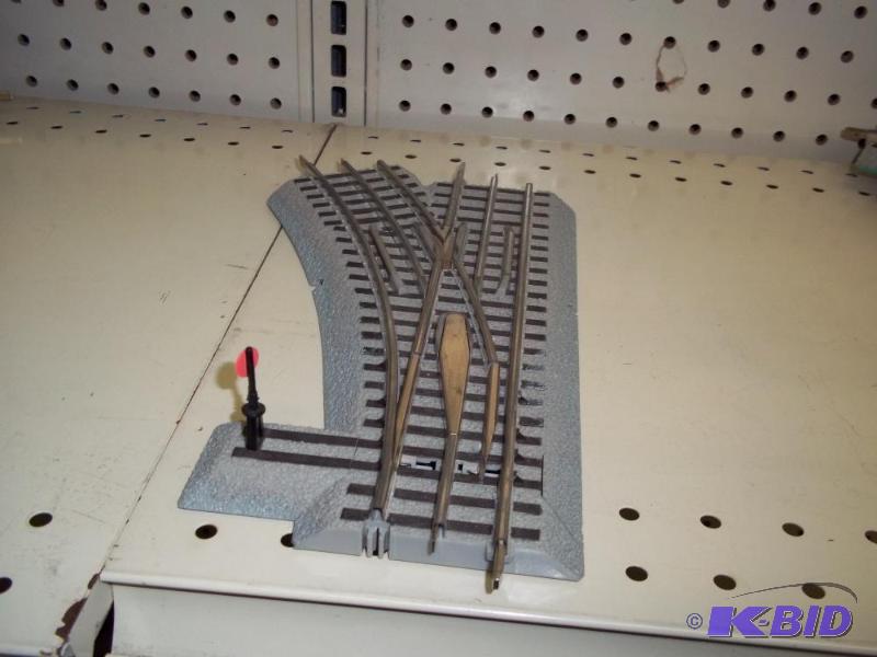 lot 51 image: Lionel Manual Switch O Gauge...