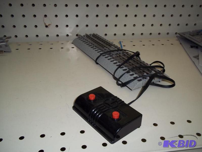 lot 54 image: Lionel Uncoupler O Gauge...