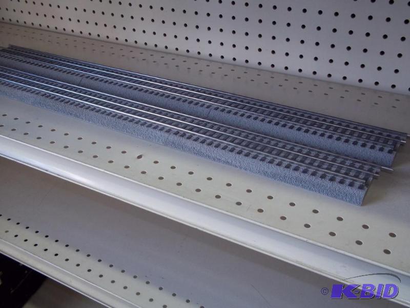 lot 65 image: 2 - 36" Lionel FasTrack O Gauge...