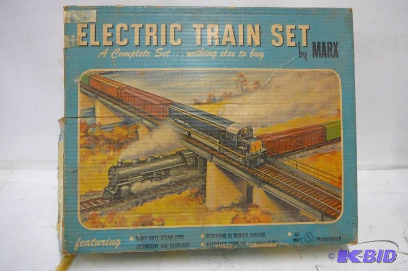 lot 2 image: Electric train set by Marx Model 31875 3 loco...