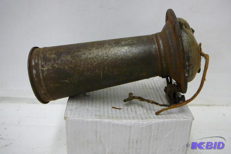 lot 26 image: Vintage auto motive horn...