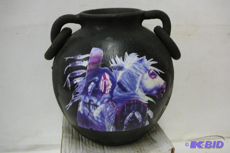 lot 29 image: Native American pot 10 inches tall...