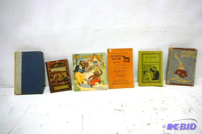 lot 42 image: Vintage books  The Three Bears Horse Sho...