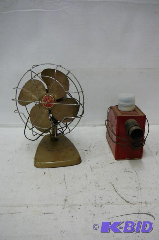 lot 45 image: Vintage SuperLectric&nbspmetal fas and photo...