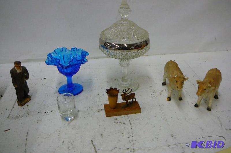 lot 50 image: Candy dish, glassware, knick knacks ...