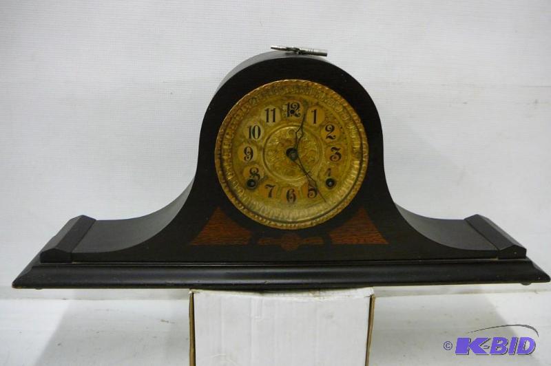 lot 55 image: Mantel clock with key 22-12&quotL x5&quotW...