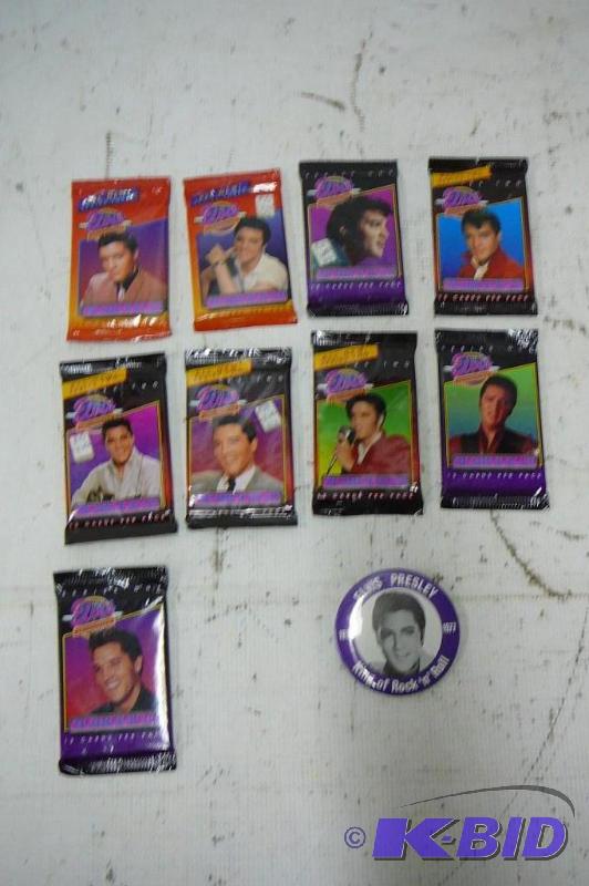 lot 76 image: Lot of Elvis&nbspPresley&nbspcards 12 per p...